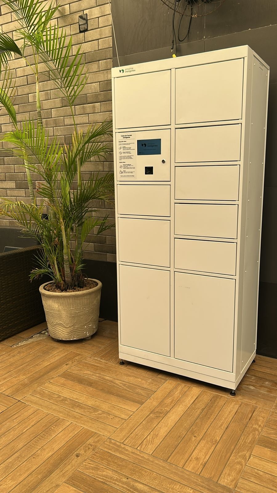 Armário inteligente XLocker instalado em condomínio 1